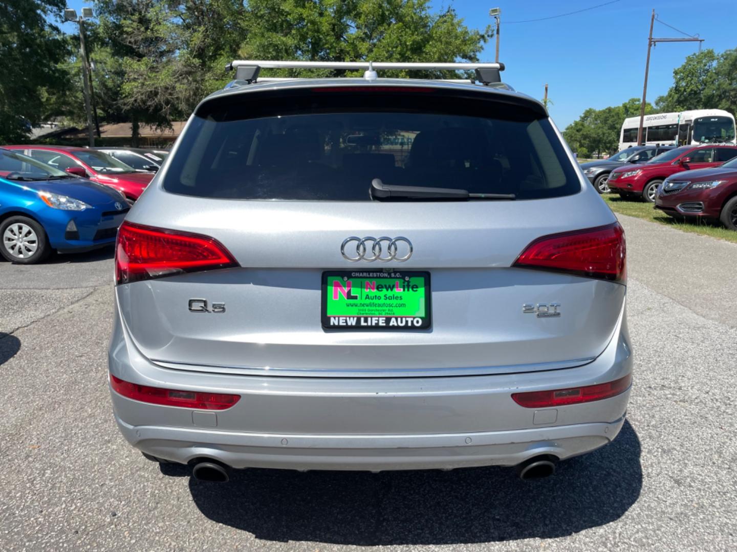 2015 SILVER AUDI Q5 2.0T QUATTRO PREMIUM PLUS (WA1LFAFP5FA) with an 2.0L engine, Automatic transmission, located at 5103 Dorchester Rd., Charleston, SC, 29418-5607, (843) 767-1122, 36.245171, -115.228050 - Local Trade-in with Leather, Panoramic Sunroof, Navigation, Backup Camera, CD/Bluetooth/Radio, Dual Climate Control, Power Everything (windows, locks, seats, mirrors), Memory/Heated Seats, Power Liftgate, All-weather Mats, Push Button Start, Keyless Entry, Alloy Wheels. Clean CarFax (no accidents re - Photo#5